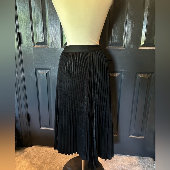 Bailey 44 Black Pleated Midi Skirt for Work - Picture 4 of 5